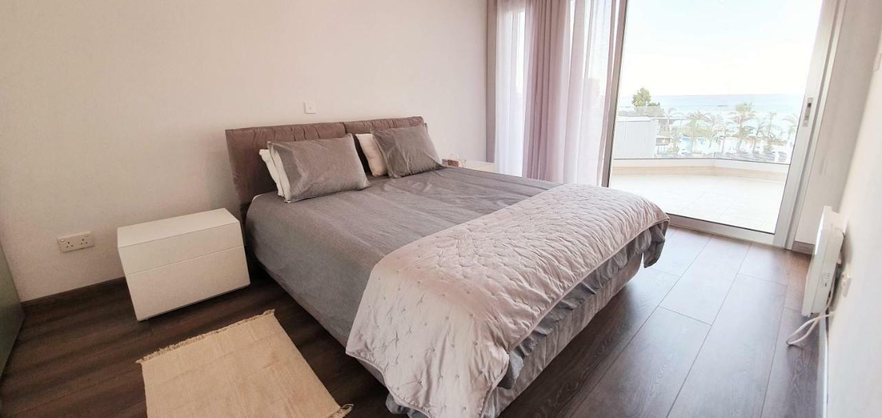 Pegasus Beach Front Apartment Limassol Exterior photo
